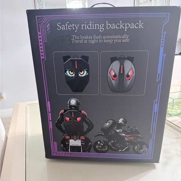 Safety Riding Backpack with LED Eyes - Picture 4 of 4